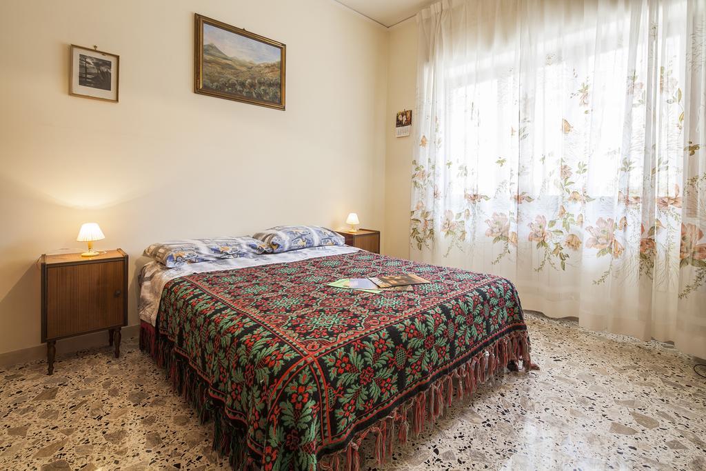 B&B La Contessa サレルノ 部屋 写真
