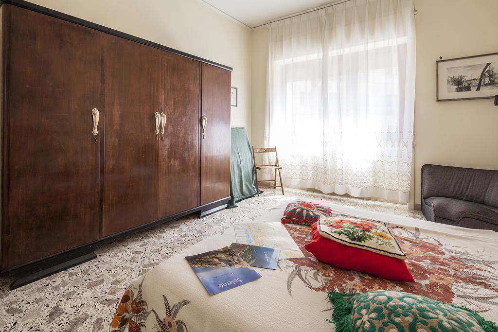 B&B La Contessa サレルノ 部屋 写真